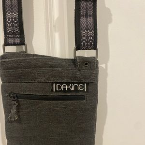 DAKINE Crossbody Bag/Purse